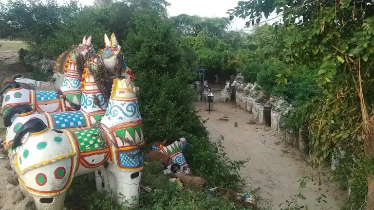 Arulmigu Ayyanar Temple, Aathanampatti - 622504 அருள்மிகு அய்யனார் திருக்கோயில், Aathanampatti - 622504, Pudukkottai - Ancient Temple Architecture and History Image 3