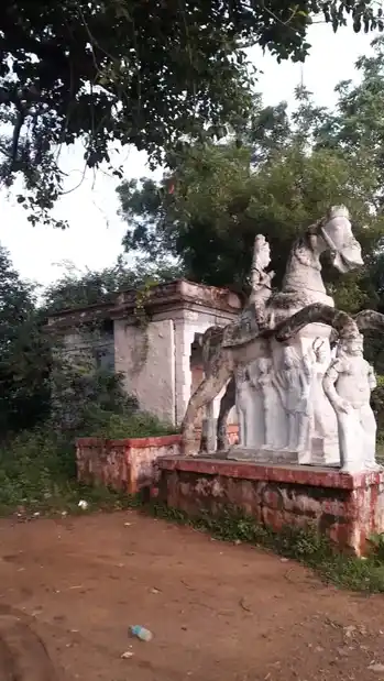 Arulmigu Ayyanar Temple, Alanganalure - 625501