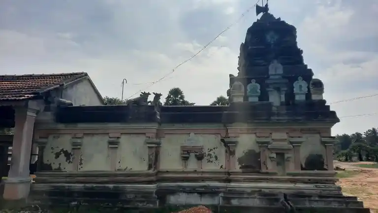 Arulmigu Ayyanar Temple, Ambalapattu - 614626 Arulmigu Ayyanar Temple, Ambalapattu - 614626, Thanjavur - Ancient Temple Architecture and History Image 3