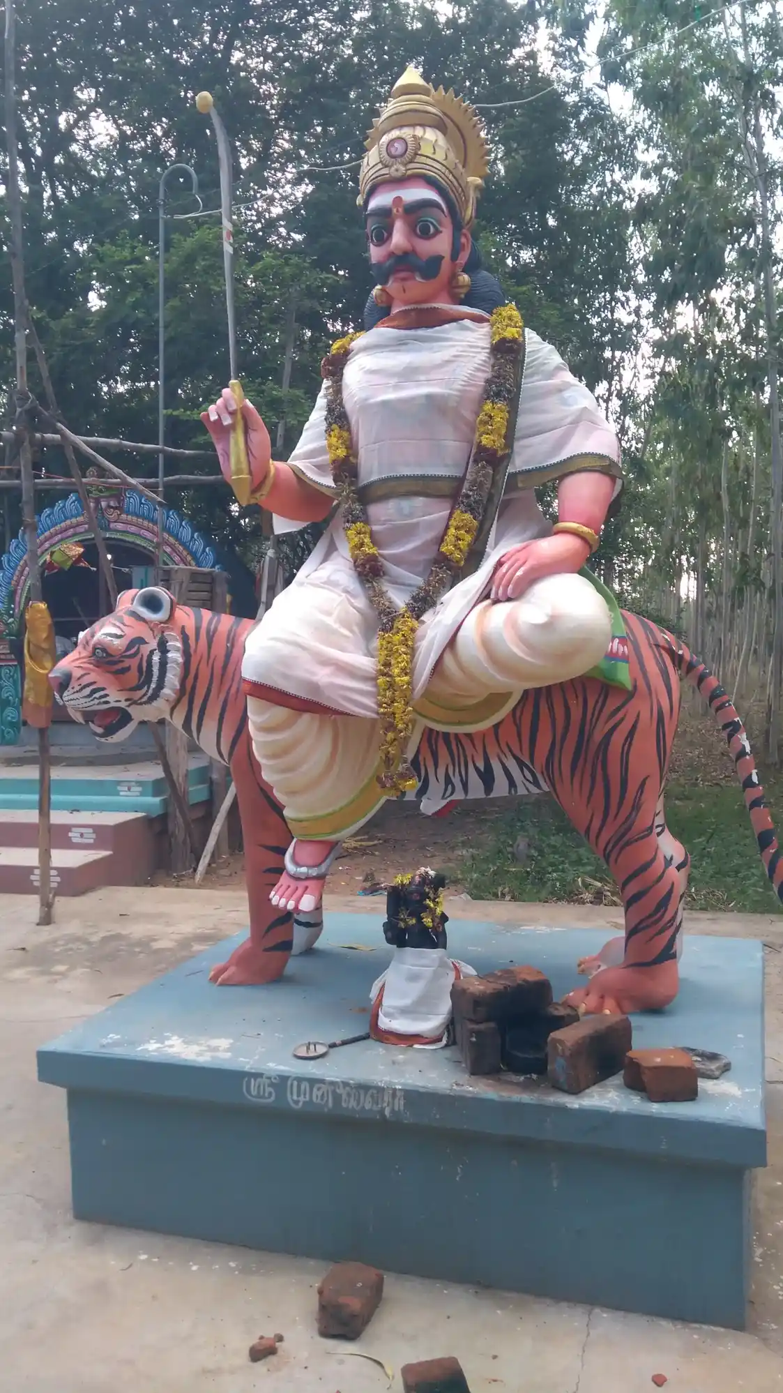 Arulmigu Ayyanar Temple, Ambapoor - 621701 அருள்மிகு அய்யனார் திருக்கோயில், Ambapoor - 621701, Ariyalur - Ancient Temple Architecture and History Image 3