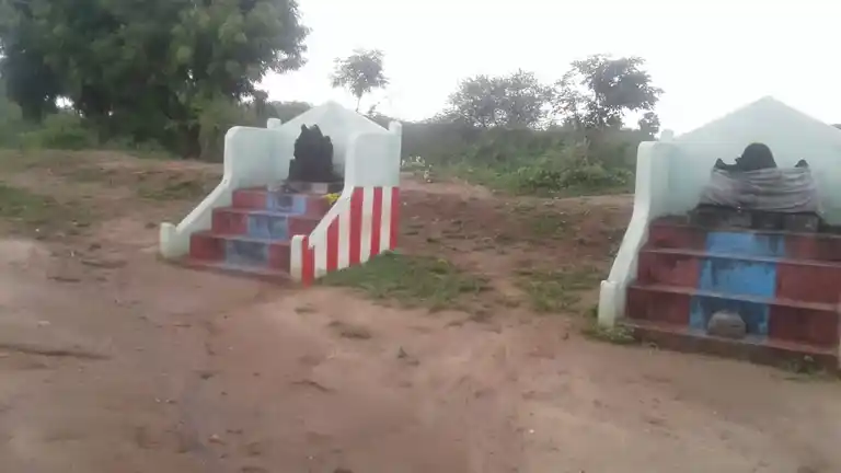 Arulmigu Ayyanar Temple, Angadimangalam - 625020 அருள்மிகு அய்யனார் கோயில், Angadimangalam - 625020, Madurai - Ancient Temple Architecture and History Image 2