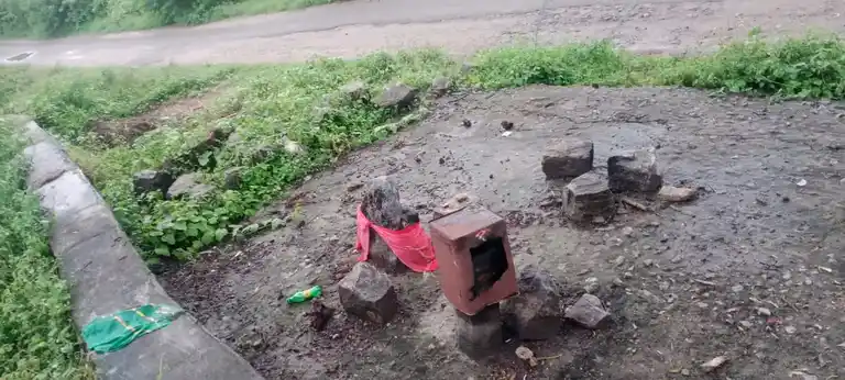 Arulmigu Ayyanar Temple, Athikaripatti - 625527 அருள்மிகு அய்யனார் திருக்கோயில், Athikaripatti - 625527, Madurai - Ancient Temple Architecture and History Image 3