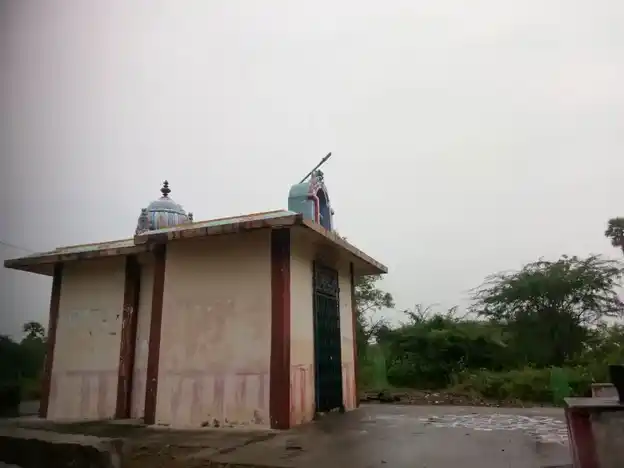 Arulmigu Ayyanar Temple, Chettipillaiyarnatham - 625706 Arulmigu Ayyanar Temple, Chettipillaiyarnatham - 625706, Madurai - Ancient Temple Architecture and History Image 4