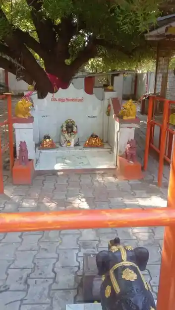 Arulmigu Ayyanar Temple, Chinna Chokkikulam - 625002 அருள்மிகு அய்யனார் திருக்கோயில், சின்ன சொக்கி குளம் - 625002, Madurai - Ancient Temple Architecture and History Image 4