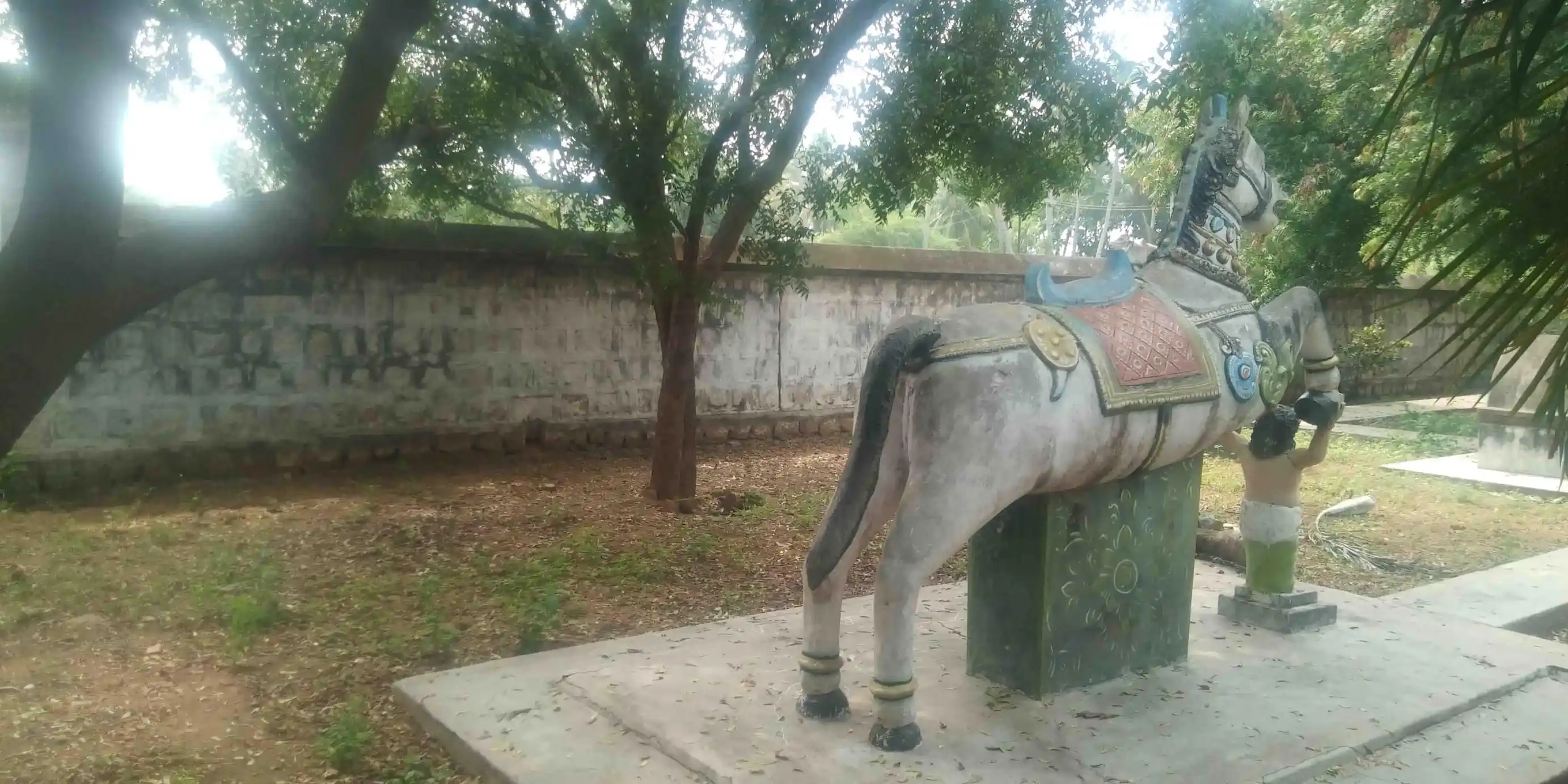 Arulmigu Ayyanar Temple, Ettarai - 639103 Arulmigu Ayyanar Temple, Ettarai - 639103, Thiruchirappalli - Ancient Temple Architecture and History Image 4