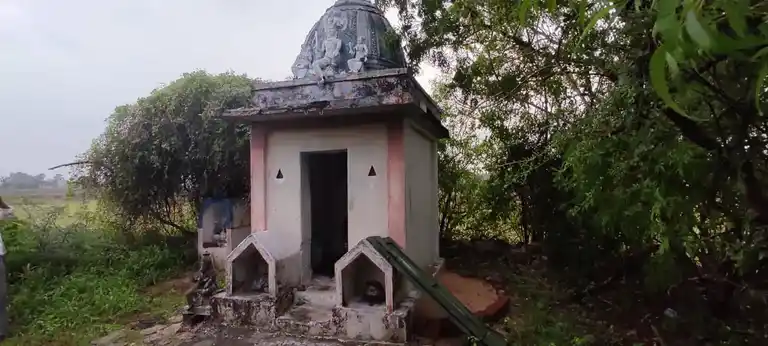 Arulmigu Ayyanar Temple, Gowndachivalasu - 644682 அருள்மிகு அய்யனார் திருக்கோயில், Gowndachivalasu - 644682, Tiruppur - Ancient Temple Architecture and History Image 2