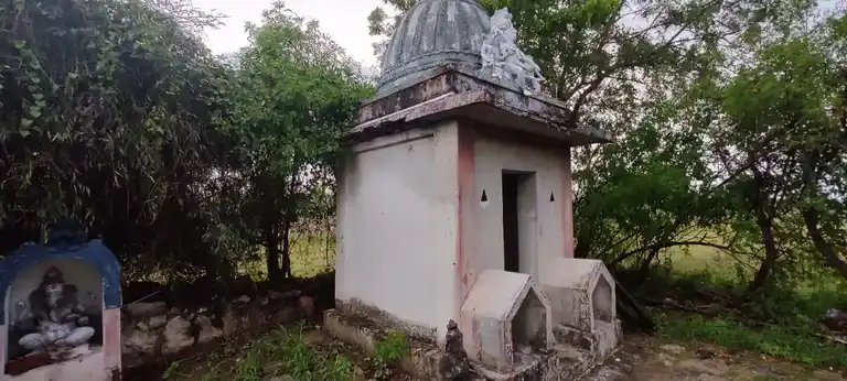 Arulmigu Ayyanar Temple, Gowndachivalasu - 644682 அருள்மிகு அய்யனார் திருக்கோயில், Gowndachivalasu - 644682, Tiruppur - Ancient Temple Architecture and History Image 3