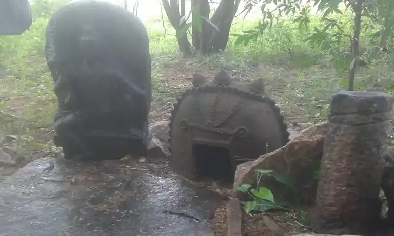 Arulmigu Ayyanar Temple, Idaiyapatti - 621305