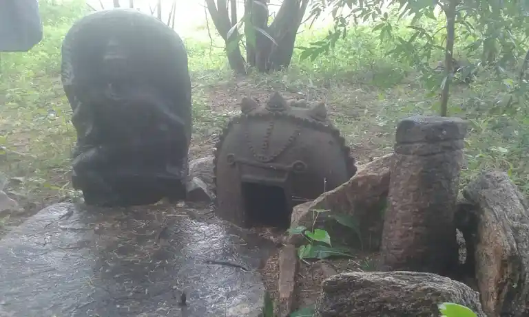 Arulmigu Ayyanar Temple, Idaiyapatti - 621305 Arulmigu ayyanar Temple, Idaiyapatti - 621305, Thiruchirappalli - Ancient Temple Architecture and History Image 2