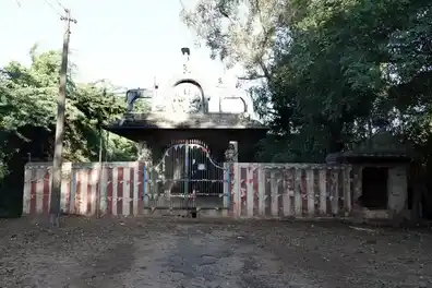 Arulmigu Ayyanar Temple, Kadalangudi, Kadalangudi - 609801 அருள்மிகு அய்யனார் திருக்கோயில், கடலங்குடி - 609801, Mayiladuthurai - Ancient Temple Architecture and History Image 3