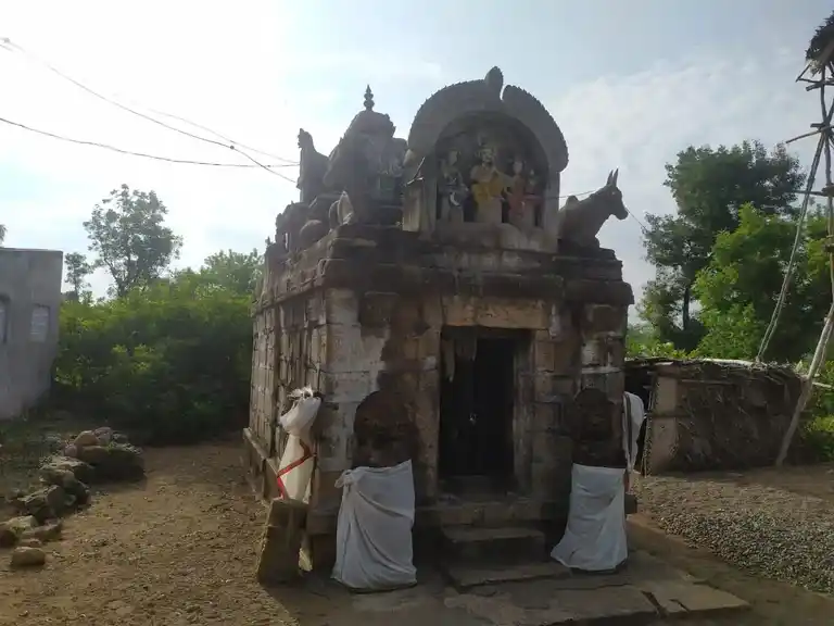 Arulmigu Ayyanar Temple, Kallai - 621717 Arulmigu Ayyanar Temple, Kallai - 621717, Perambalur - Ancient Temple Architecture and History Image 2