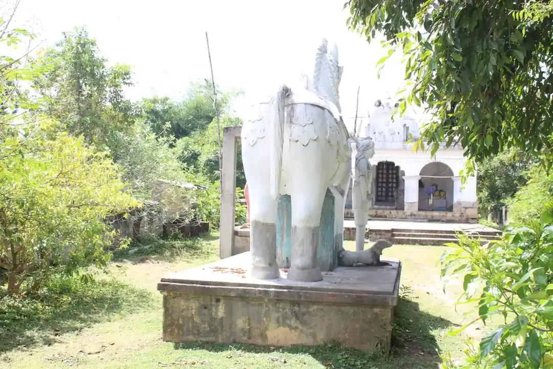 Arulmigu Ayyanar Temple, Kanjanur - 609804 அருள்மிகு அய்யனார் திருக்கோயில், கஞ்சனுர் - 609804, Thanjavur - Ancient Temple Architecture and History Image 4