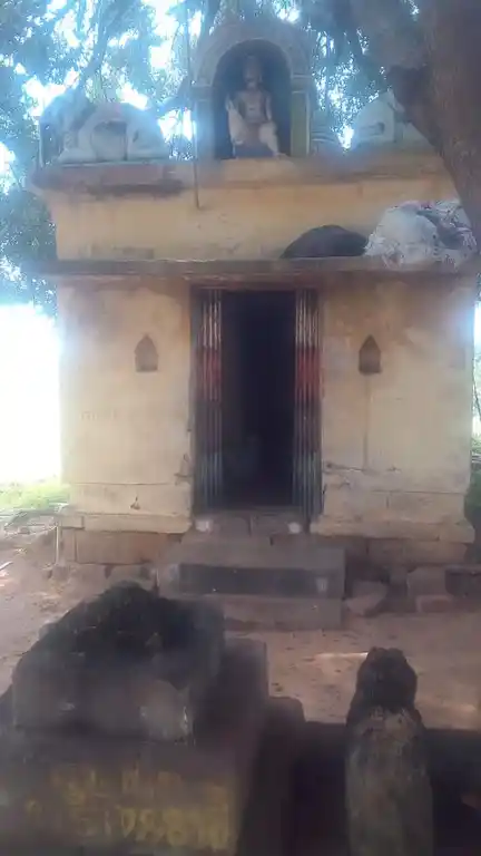 Arulmigu Ayyanar Temple, Karaiyakudi, Karaivetti - 621707 அருள்மிகு அய்யனார் திருக்கோயில், Karaiyakudi, கரைவெட்டி - 621707, Ariyalur - Ancient Temple Architecture and History Image 4