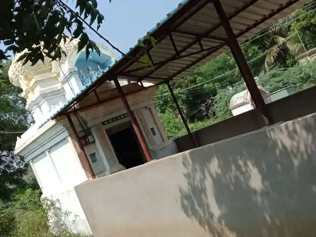 Arulmigu Ayyanar Temple, Karuppur - 612203 அருள்மிகு அய்யனார் திருக்கோயில், கருப்பூர் - 612203, Mayiladuthurai - Ancient Temple Architecture and History Image 2