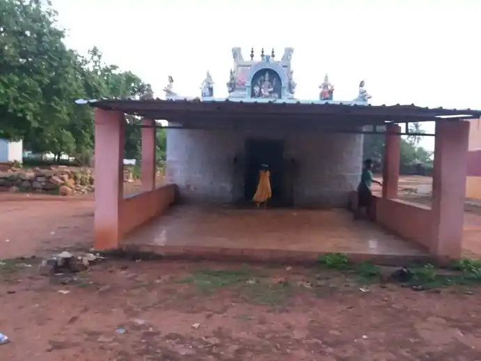 Arulmigu Ayyanar Temple, Kavalkarapatti - 621313 அருள்மிகு அய்யனார் திருக்கோயில்,  - 621313, Karur - Ancient Temple Architecture and History Image 2