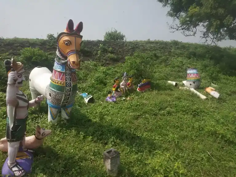 Arulmigu Ayyanar Temple, Kethuvarpatti - 625705 அருள்மிகு அய்யனார் திருக்கோயில், Kethuvarpatti - 625705, Madurai - Ancient Temple Architecture and History Image 2