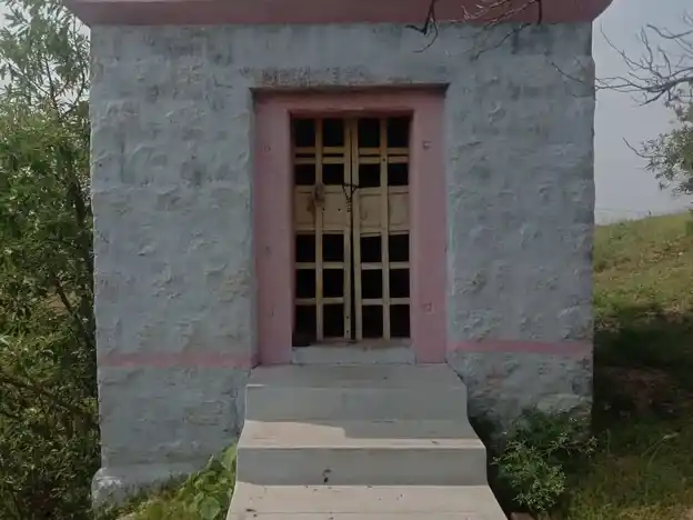 Arulmigu Ayyanar Temple, Kokkalancheri - 625706 Arulmigu Ayyanar Temple, Kokkalancheri - 625706, Madurai - Ancient Temple Architecture and History Image 2