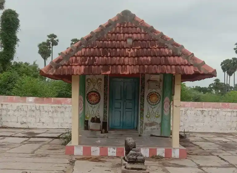 Arulmigu Ayyanar Temple, Konnaiyur - 622401 அருள்மிகு மாசாத்து அய்யனார் திருக்கோயில், Konnaiyur - 622401, Pudukkottai - Ancient Temple Architecture and History Image 4