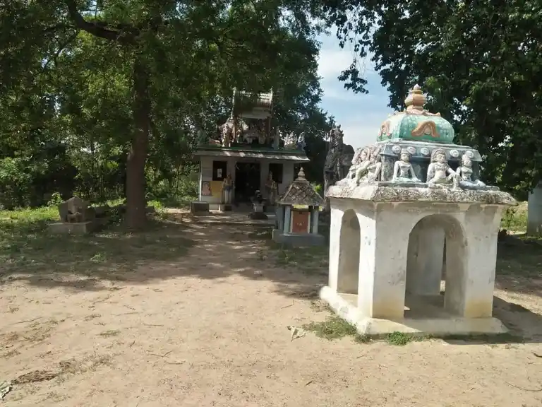 Arulmigu Ayyanar Temple, Kuruchikulam - 621719 Temple