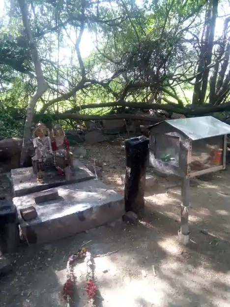 Arulmigu Ayyanar Temple, M.Poothakkudi - 621316 அருள்மிகு அய்யனார் திருக்கோயில், M.Poothakkudi - 621316, Pudukkottai - Ancient Temple Architecture and History Image 4