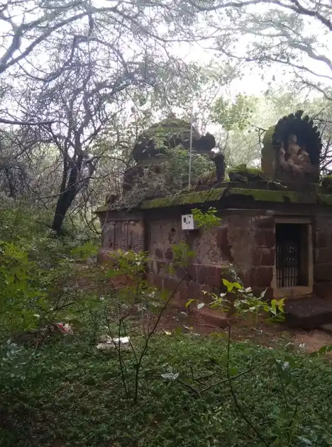 Arulmigu Ayyanar Temple, Malankankudiyiruppu - 621804 அருள்மிகு அய்யனார் திருக்கோயில், மலங்கன்குடியிருப்பு - 621804, Ariyalur - Ancient Temple Architecture and History Image 5