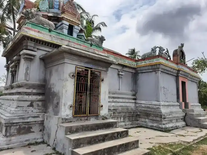 Arulmigu Ayyanar Temple, Moolakarai - 614810 அருள்மிகு அய்யனார் திருக்கோயில், Moolakarai - 614810, Nagapattinam - Ancient Temple Architecture and History Image 4