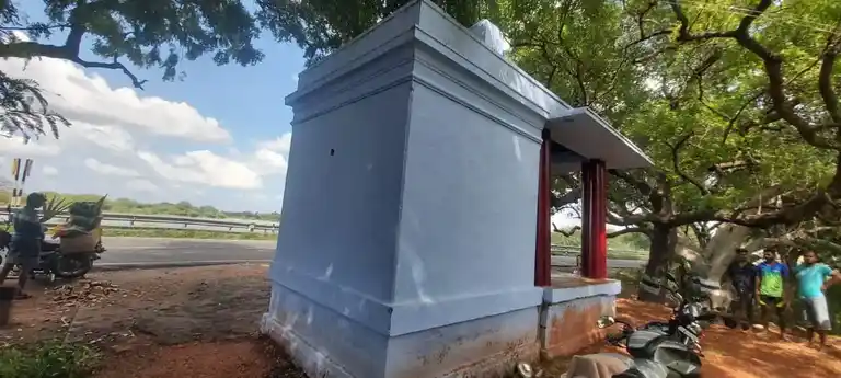 Arulmigu Ayyanar Temple, Mudukkumindanpatti - 628503