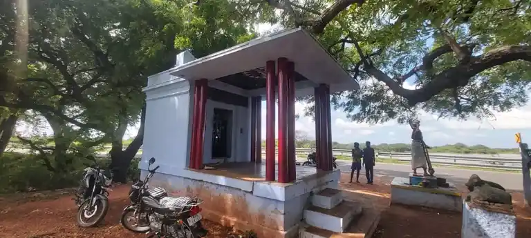 Arulmigu Ayyanar Temple, Mudukkumindanpatti - 628503 அருள்மிகு அய்யனார் திருக்கோயில், Mudukkumindanpatti - 628503, Thoothukudi - Ancient Temple Architecture and History Image 2