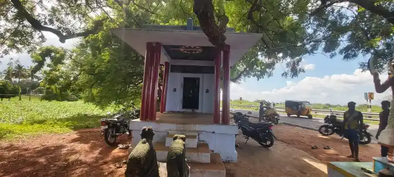 Arulmigu Ayyanar Temple, Mudukkumindanpatti - 628503 அருள்மிகு அய்யனார் திருக்கோயில், Mudukkumindanpatti - 628503, Thoothukudi - Ancient Temple Architecture and History Image 3