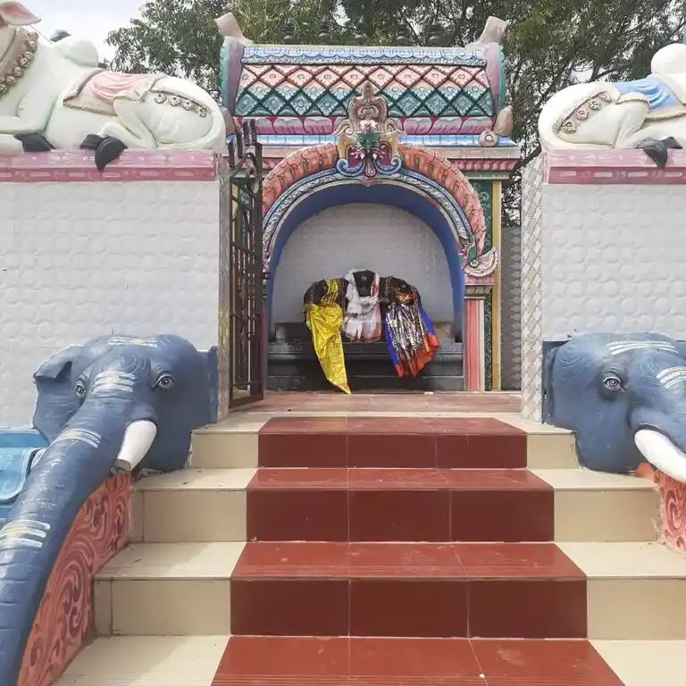 Arulmigu Ayyanar Temple, Naaranamankalam - 623537 அருள்மிகு அய்யனார் திருக்கோயில், Naaranamankalam - 623537, Ramanathapuram - Ancient Temple Architecture and History Image 3