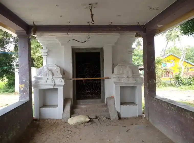 Arulmigu Ayyanar Temple, Nadakudi - 609403 Arulmigu Ayyanar Temple, Nadakudi - 609403, Thiruvarur - Ancient Temple Architecture and History Image 11