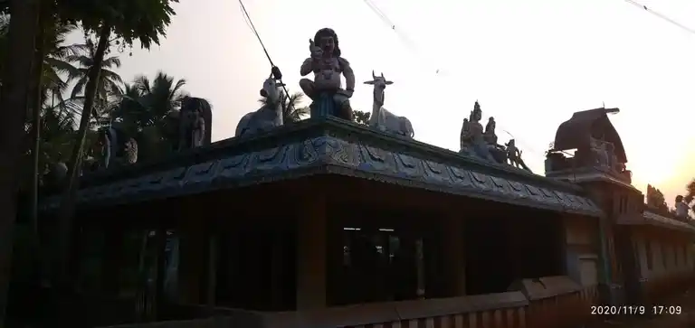 Arulmigu Ayyanar Temple, Naduvakkarai - 612103 அருள்மிகு அய்யனார் திருக்கோயில், Naduvakkarai - 612103, Thanjavur - Ancient Temple Architecture and History Image 4