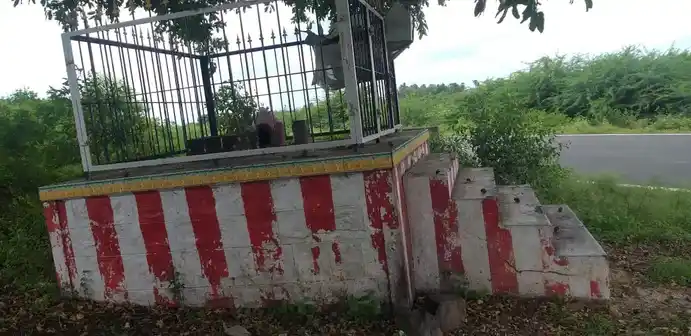 Arulmigu Ayyanar Temple, Naduvakottai - 625704 அருள்மிகு அய்யனார் திருக்கோயில், Naduvakottai - 625704, Madurai - Ancient Temple Architecture and History Image 2