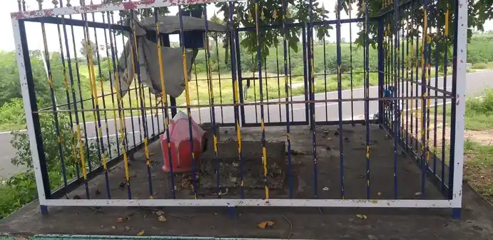 Arulmigu Ayyanar Temple, Naduvakottai - 625704 அருள்மிகு அய்யனார் திருக்கோயில், Naduvakottai - 625704, Madurai - Ancient Temple Architecture and History Image 4