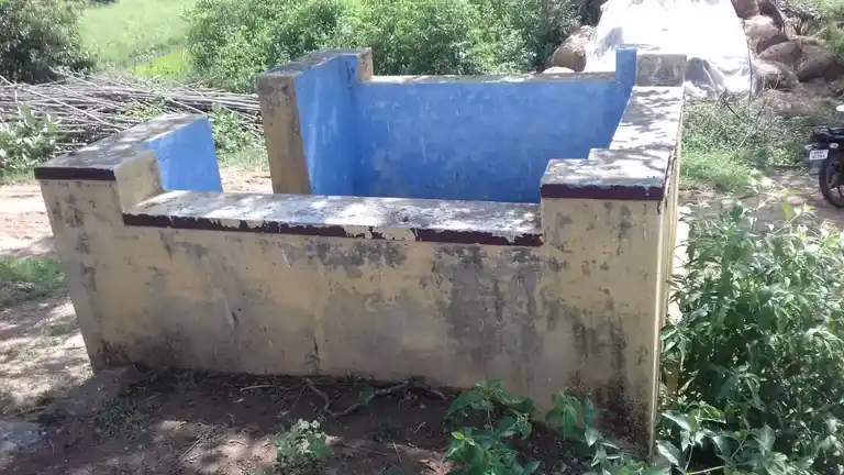 Arulmigu Ayyanar Temple, Near Kanmaikarai, Kilavikulam - 626139 அருள்மிகு அய்யனார் திருக்கோயில், கண்மாய்க்கரை அருகில், கிழவிகுளம் - 626139, Virudhunagar - Ancient Temple Architecture and History Image 2