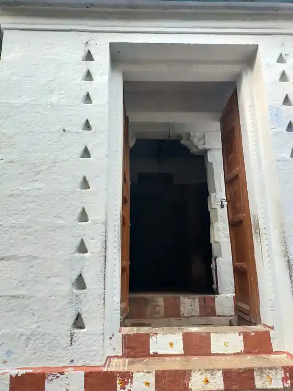 Arulmigu Ayyanar Temple, Near Rock Fort, Thiruchirappalli - 620002 Arulmigu Ayyanar Temple, Near Rock Fort, Thiruchirappalli - 620002, Thiruchirappalli - Ancient Temple Architecture and History Image 3