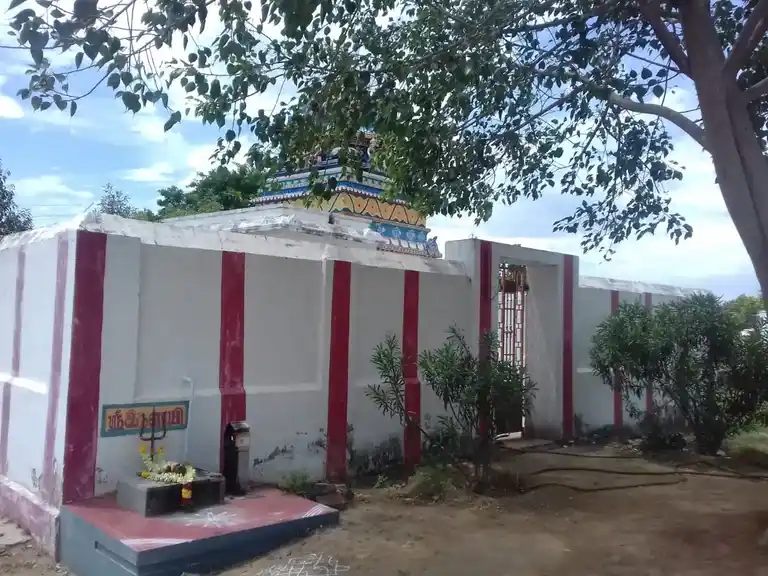 Arulmigu Ayyanar Temple, Oorani Near, Nadaiyaneri - 626103 அருள்மிகு அய்யனார் திருக்கோயில், ஊரணி அருகில், நடையனேரி கிராமம் - 626103, Virudhunagar - Ancient Temple Architecture and History Image 2