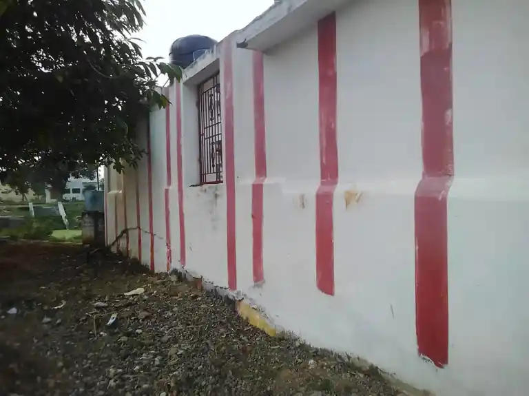 Arulmigu Ayyanar Temple, Oorani Near, Nadaiyaneri - 626103 அருள்மிகு அய்யனார் திருக்கோயில், ஊரணி அருகில், நடையனேரி கிராமம் - 626103, Virudhunagar - Ancient Temple Architecture and History Image 3