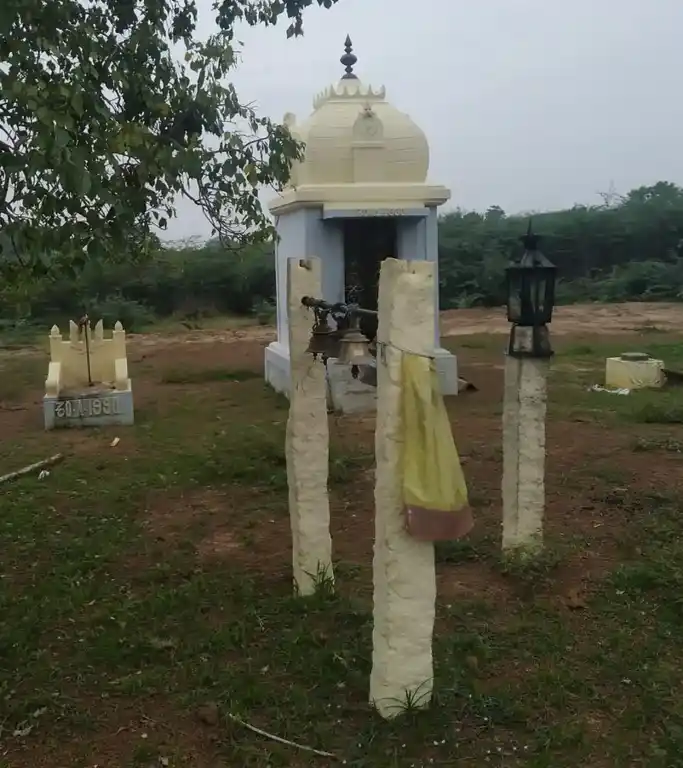 Arulmigu Ayyanar Temple, Ooravayal - 623537 அருள்மிகு. அய்யனார் திருக்கோயில், Ooravayal - 623537, Ramanathapuram - Ancient Temple Architecture and History Image 3