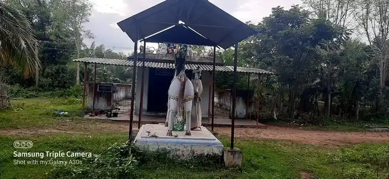 Arulmigu Ayyanar Temple, Paravanur - 612504 அருள்மிகு அய்யனார் திருக்கோயில், Paravanur - 612504, Thanjavur - Ancient Temple Architecture and History Image 3