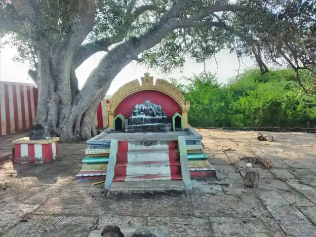 Arulmigu Ayyanar Temple, Perunkudi - 625022 அருள்மிகு அய்யனார் திருக்கோயில், Perunkudi - 625022, Madurai - Ancient Temple Architecture and History Image 3