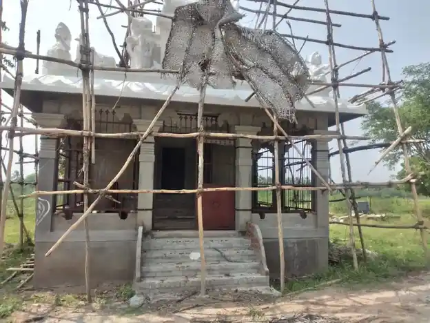 Arulmigu Ayyanar Temple, Ponnamangalam - 625706 அருள்மிகு அய்யனார் திருக்கோயில், Ponnamangalam - 625706, Madurai - Ancient Temple Architecture and History Image 2