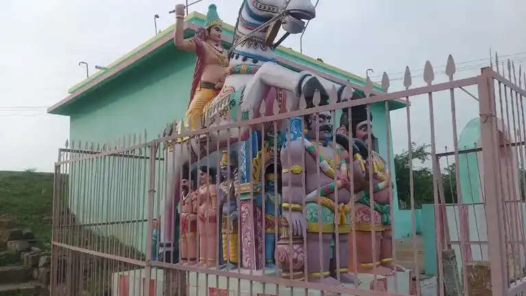 Arulmigu Ayyanar Temple, Poruppumettupatti - 625529 அருள்மிகு அய்யனார் திருக்கோயில், Poruppumettupatti - 625529, Madurai - Ancient Temple Architecture and History Image 3