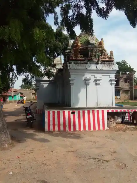 Arulmigu Ayyanar Temple, Pullamadai - 623513 அருள்மிகு. அய்யனார் திருக்கோயில், Pullamadai - 623513, Ramanathapuram - Ancient Temple Architecture and History Image 4