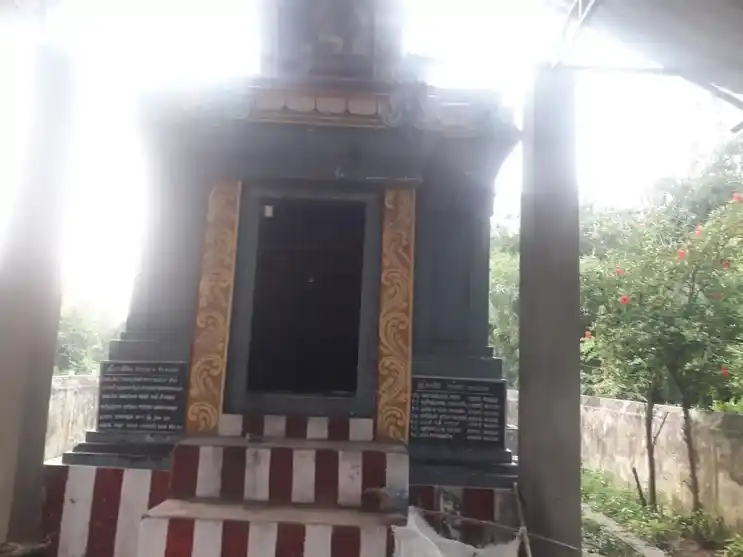 Arulmigu Ayyanar Temple, Puthamangalam - 609811 அருள்மிகு அய்யனார் ஆலயம், புத்தமங்கலம் - 609811, Mayiladuthurai - Ancient Temple Architecture and History Image 2