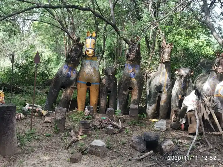 Arulmigu Ayyanar Temple, Rakkampatti - 621305 Arulmigu Ayyanar Temple, Rakkampatti - 621305, Thiruchirappalli - Ancient Temple Architecture and History Image 2