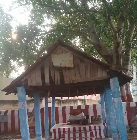 Arulmigu Ayyanar Temple, S. Alangulam - 625017 அருள்மிகு அய்யனார் கோயில், S. Alangulam - 625017, Madurai - Ancient Temple Architecture and History Image 2