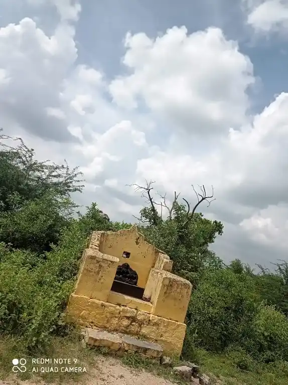 Arulmigu Ayyanar Temple, S.Vellakulam - 625701 அருள்மிகு அய்யனார் திருக்கோயில், S.Vellakulam - 625701, Madurai - Ancient Temple Architecture and History Image 2