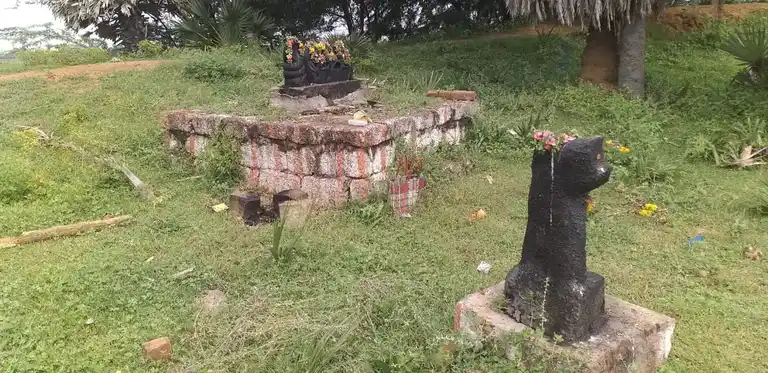 Arulmigu Ayyanar Temple, Sannathiputhukulam, Sannathiputhukulam - 630606 அருள்மிகு. அய்யனார் திருக்கோயில், Sannathiputhukulam, Sannathiputhukulam - 630606, Sivagangai - Ancient Temple Architecture and History Image 2