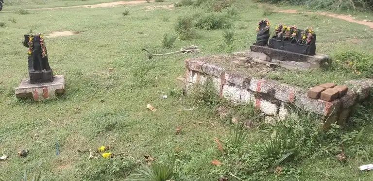 Arulmigu Ayyanar Temple, Sannathiputhukulam, Sannathiputhukulam - 630606 அருள்மிகு. அய்யனார் திருக்கோயில், Sannathiputhukulam, Sannathiputhukulam - 630606, Sivagangai - Ancient Temple Architecture and History Image 4